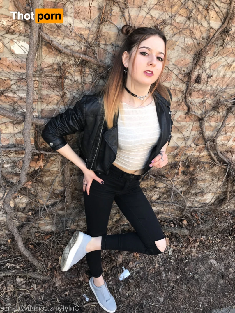 Dancing with Liv 6940518