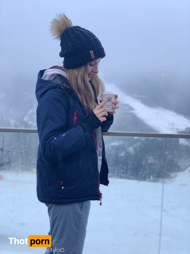 Dancing with Liv 6940537