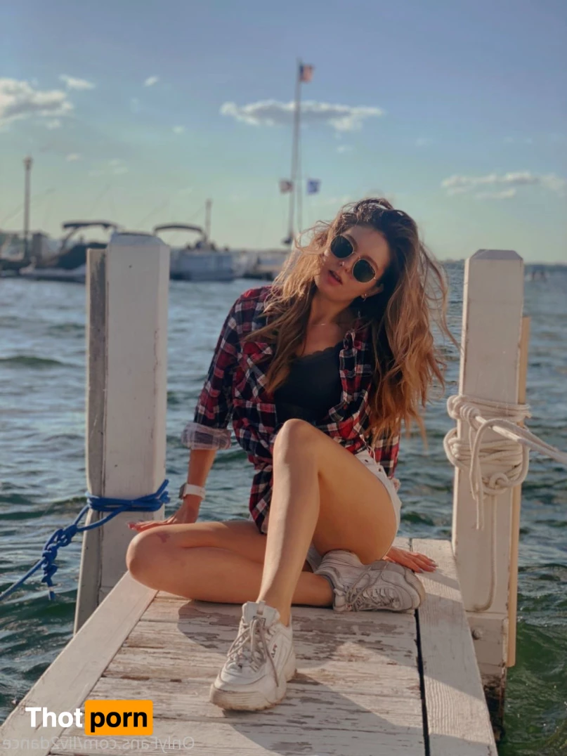 Dancing with Liv 6940546