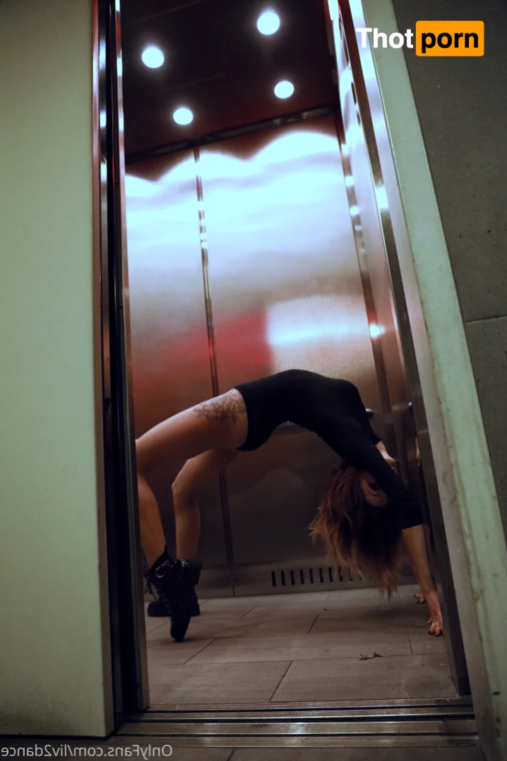 Dancing with Liv 6940673