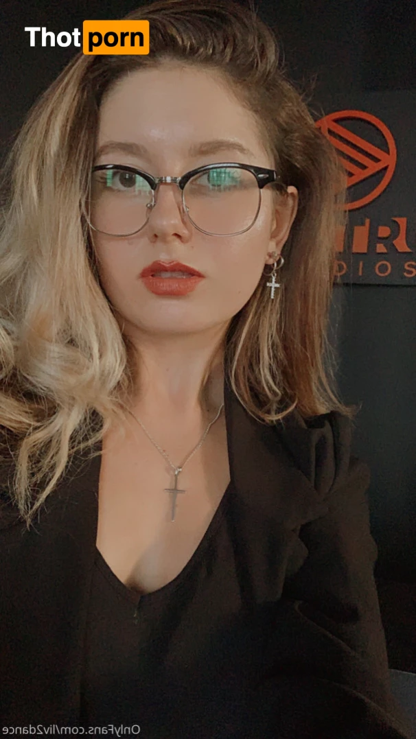 Dancing with Liv 6940822