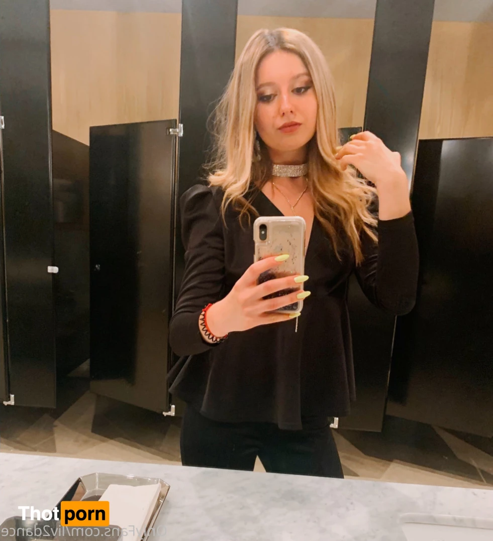 Dancing with Liv 6940844