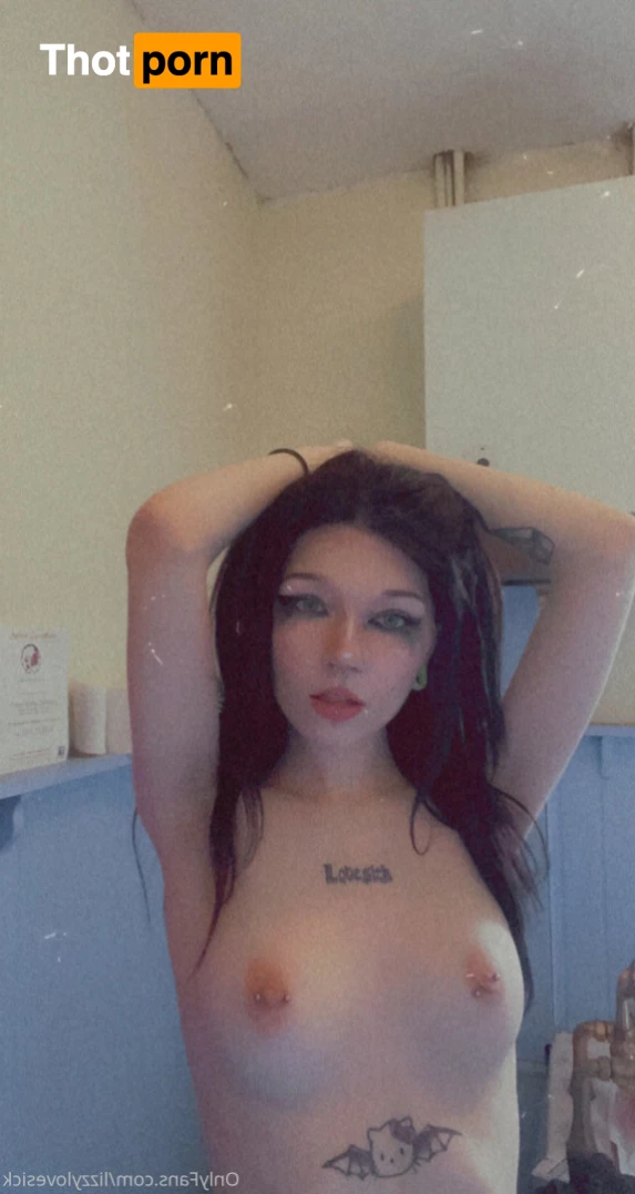 Lizzy Lovesick💕🐰 6509106