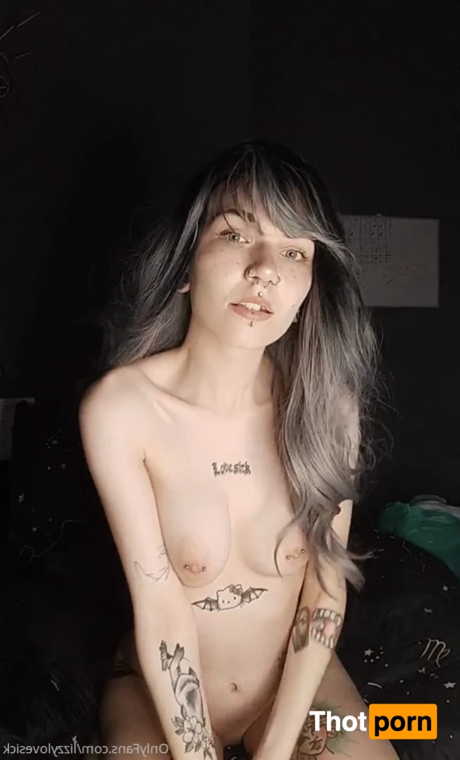 Lizzy Lovesick💕🐰 6509132