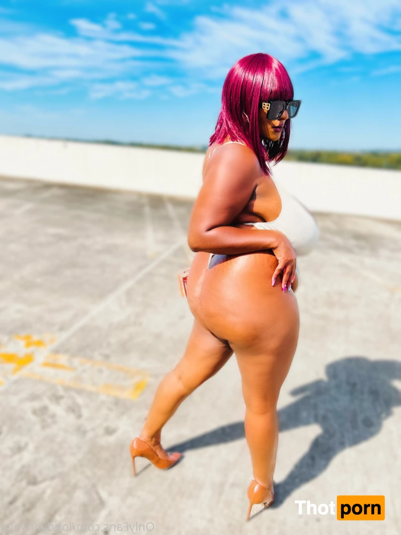 Londynn Vega 7587498