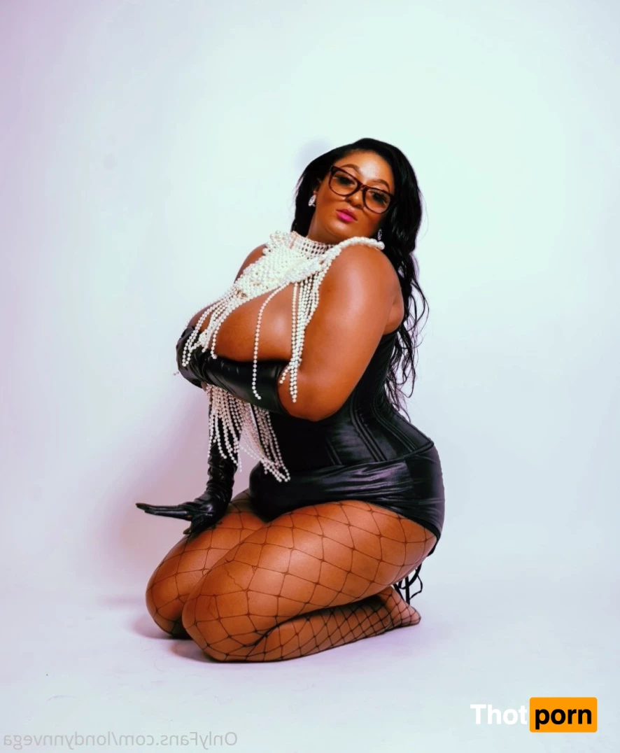 Londynn Vega 7587677