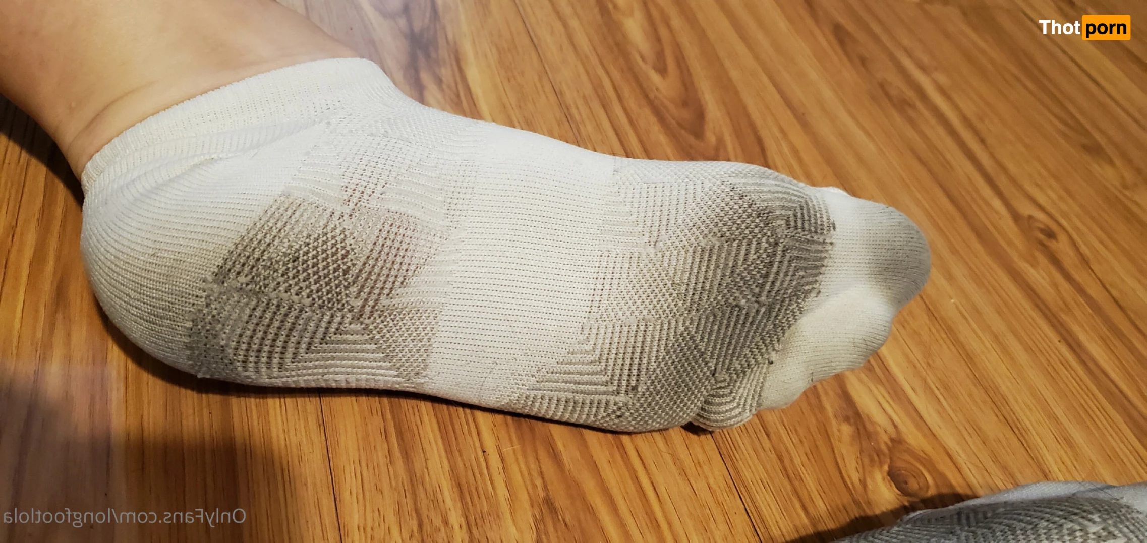 Lola Longfoot 7451777