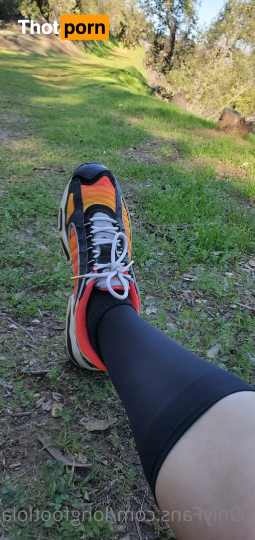 Lola Longfoot 7452123