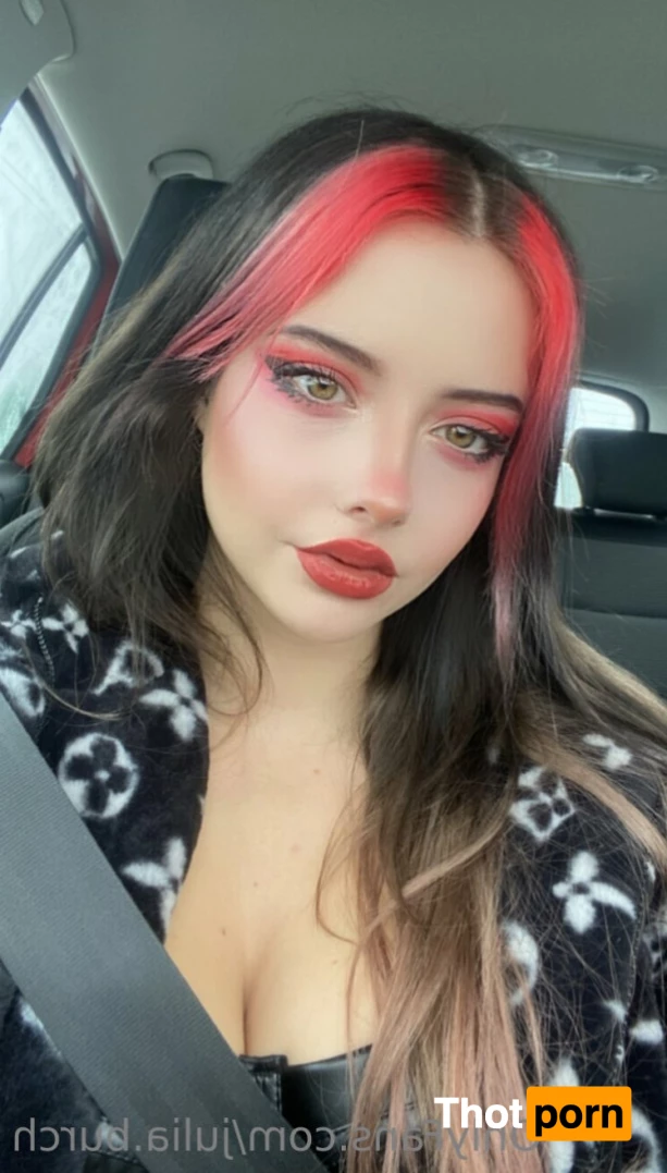 Julia Burch 10360843