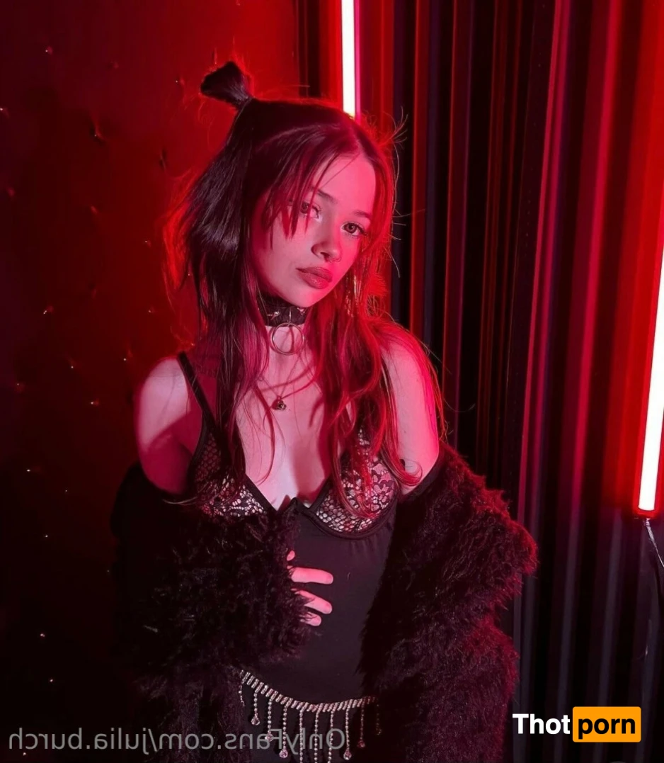 Julia Burch 11623483