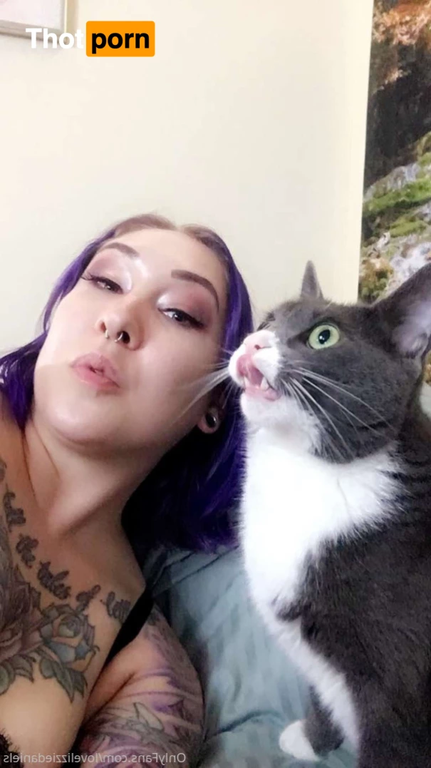 Love Lizzie Daniels 7325815