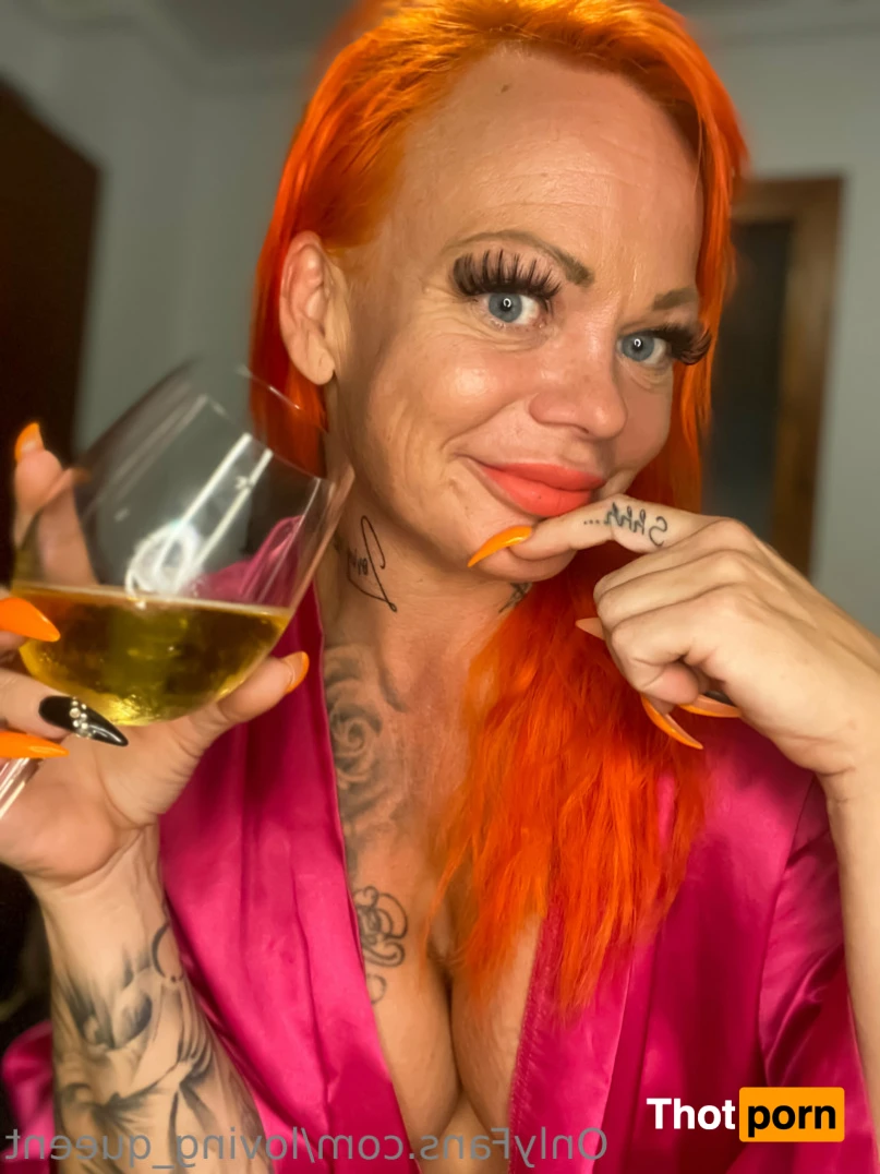 Loving Queen 14678526