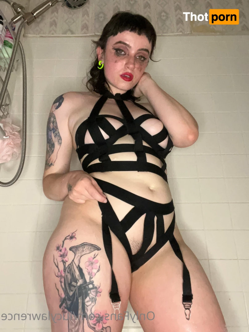 ✨ Lucy Lawrence ✨ 7581982