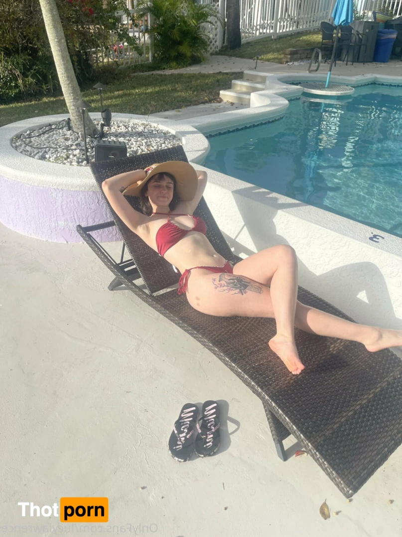 ✨ Lucy Lawrence ✨ 7582043