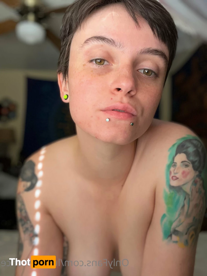 ✨ Lucy Lawrence ✨ 7582084