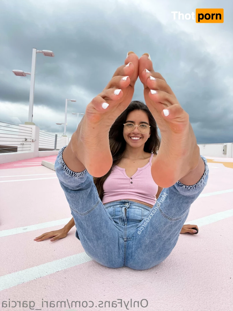 Goddess Mari - FinDom/FootDom/FemDom 7441668