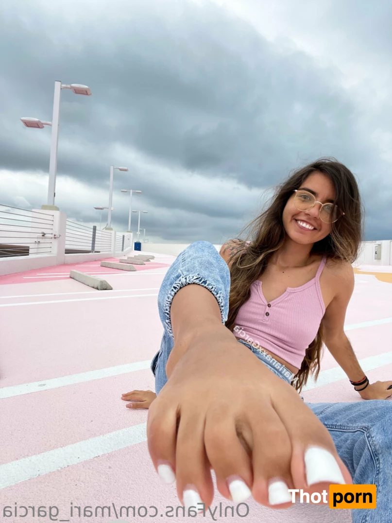 Goddess Mari - FinDom/FootDom/FemDom 7441721