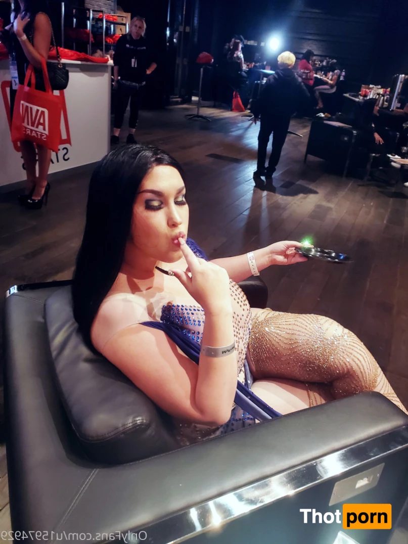 Milah Romanov 9053308