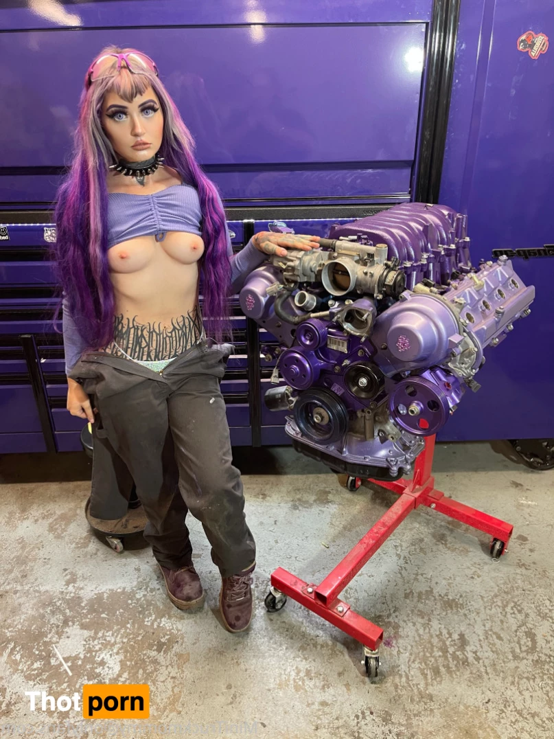 Naughty Lil Mechanic 💦 7266500