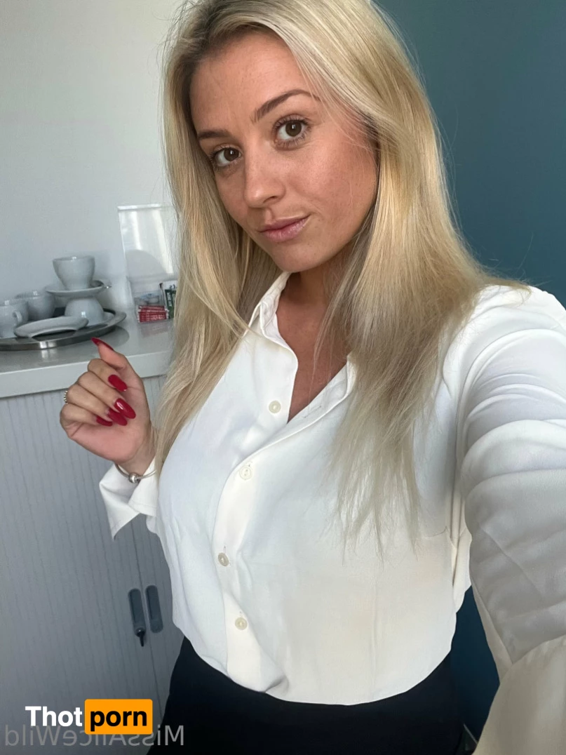 Miss Alice Wild 7430278