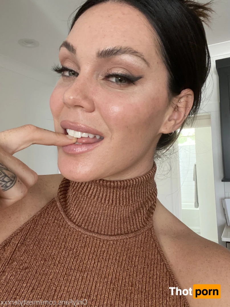 Alison Tyler 10474894