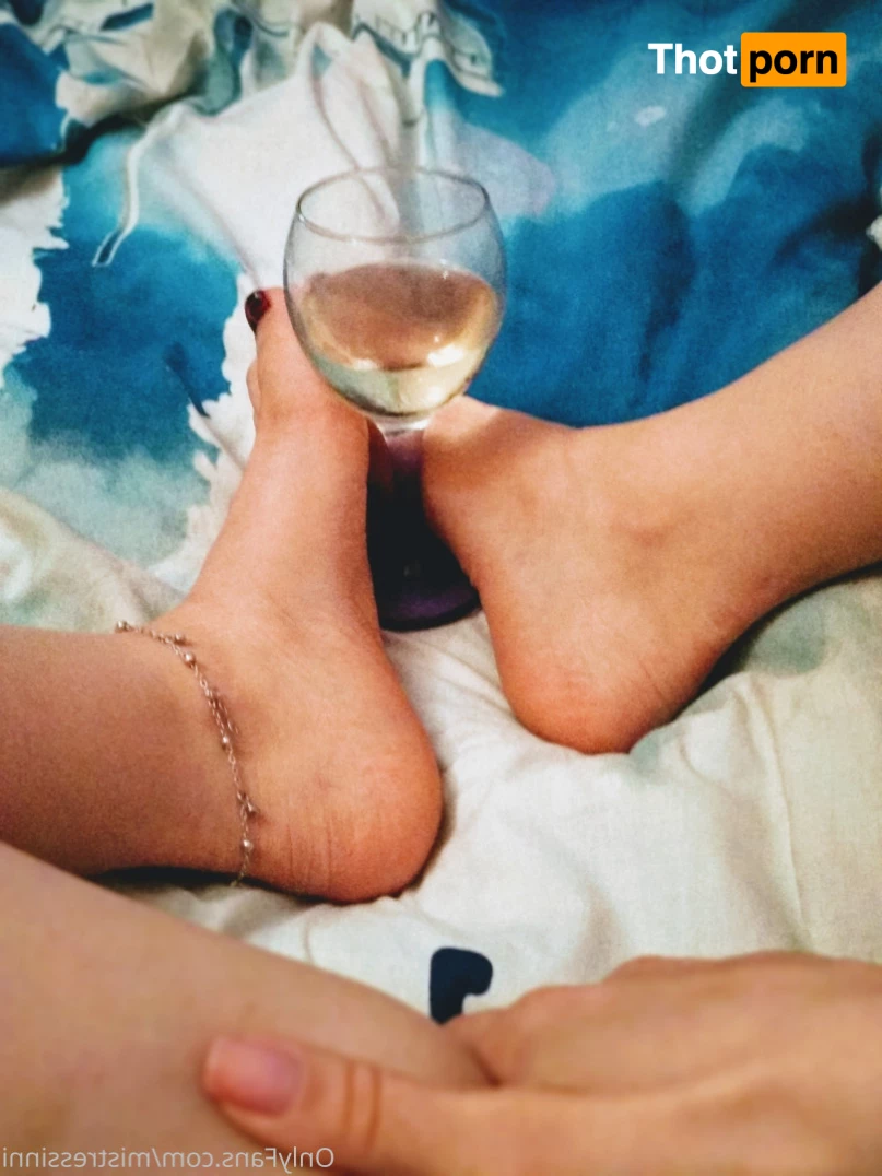 Mistress Inni`s Foot Place 7259160