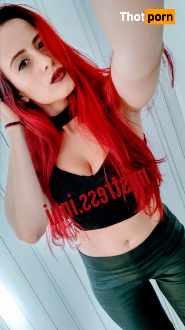 Mistress Inni`s Foot Place 7259177