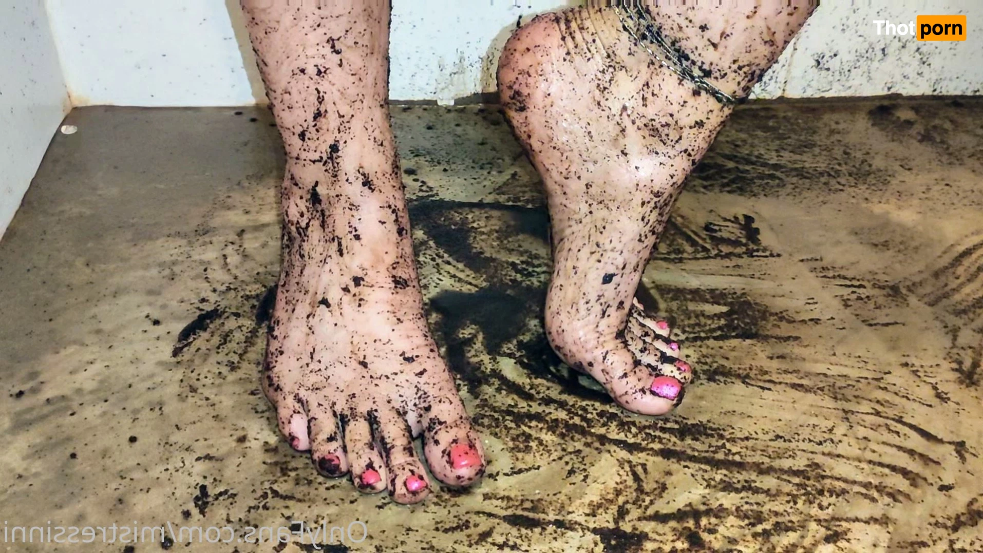 Mistress Inni`s Foot Place 7259425