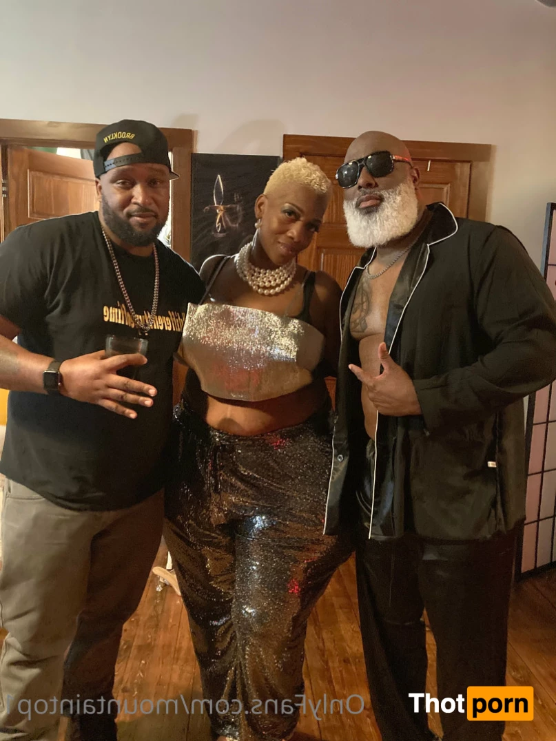 86inchesofbooty 7462865