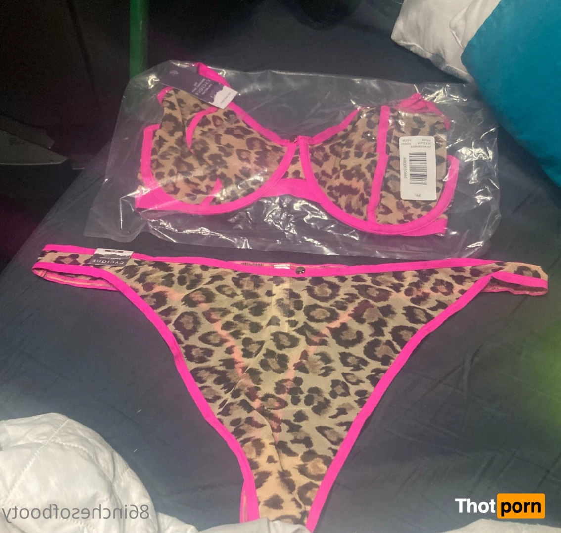 86inchesofbooty 7462959