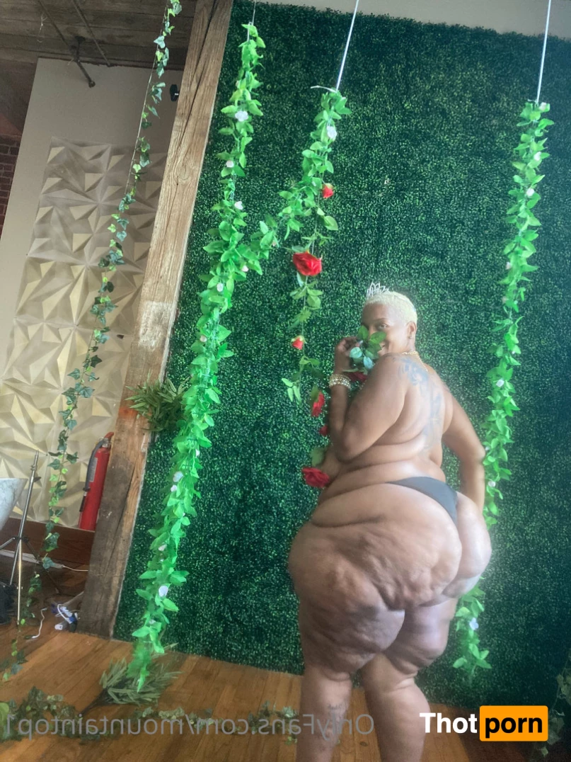 86inchesofbooty 7462979