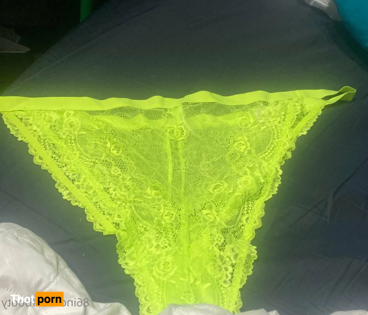 86inchesofbooty 7463088