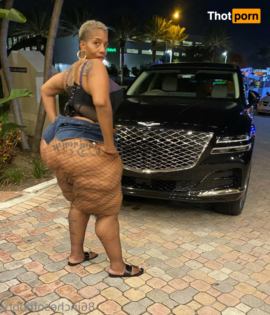 86inchesofbooty 10472603