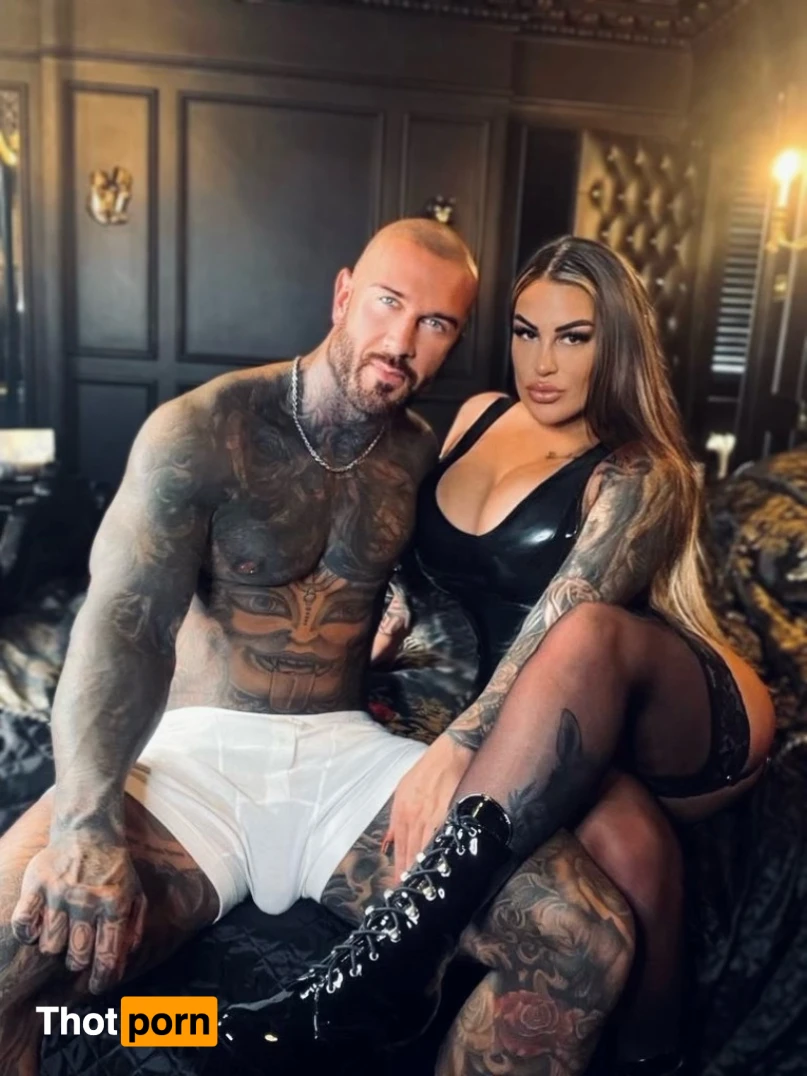 Mr &amp; Mrs Kinked 12814777