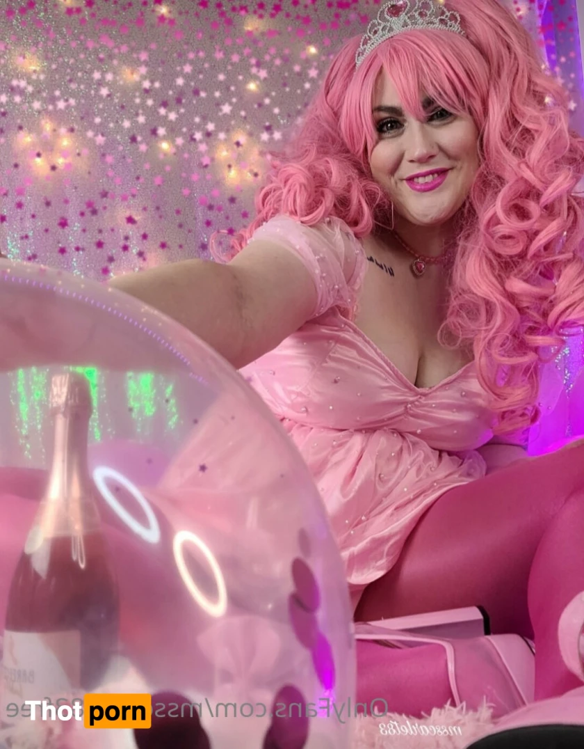 Scandalous Scarlet 7424530