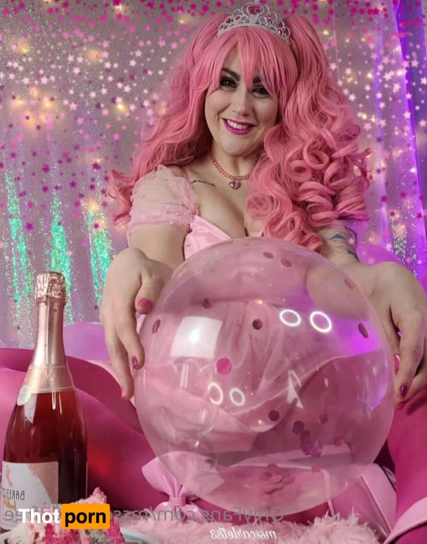 Scandalous Scarlet 7424573