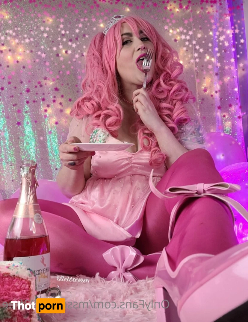 Scandalous Scarlet 7424707