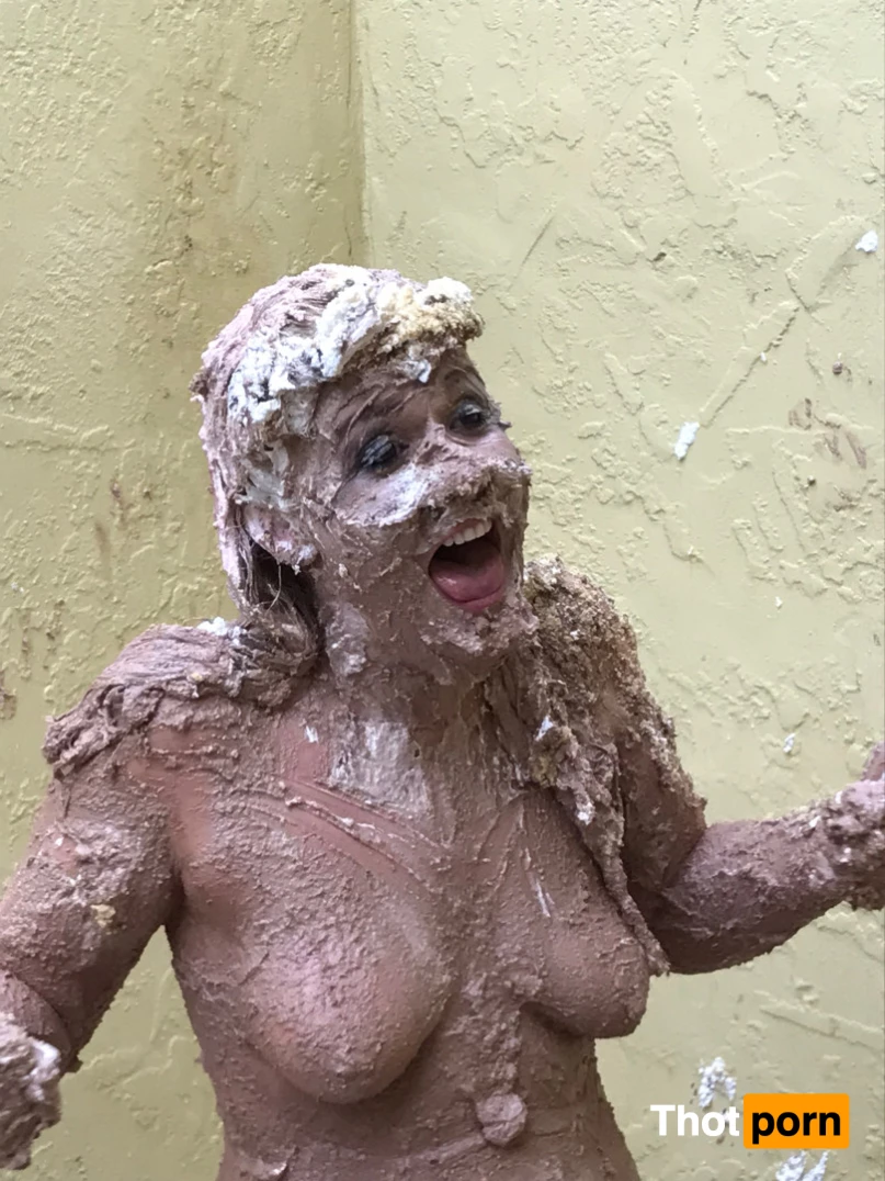 Ms Whitney Morgan 7460666