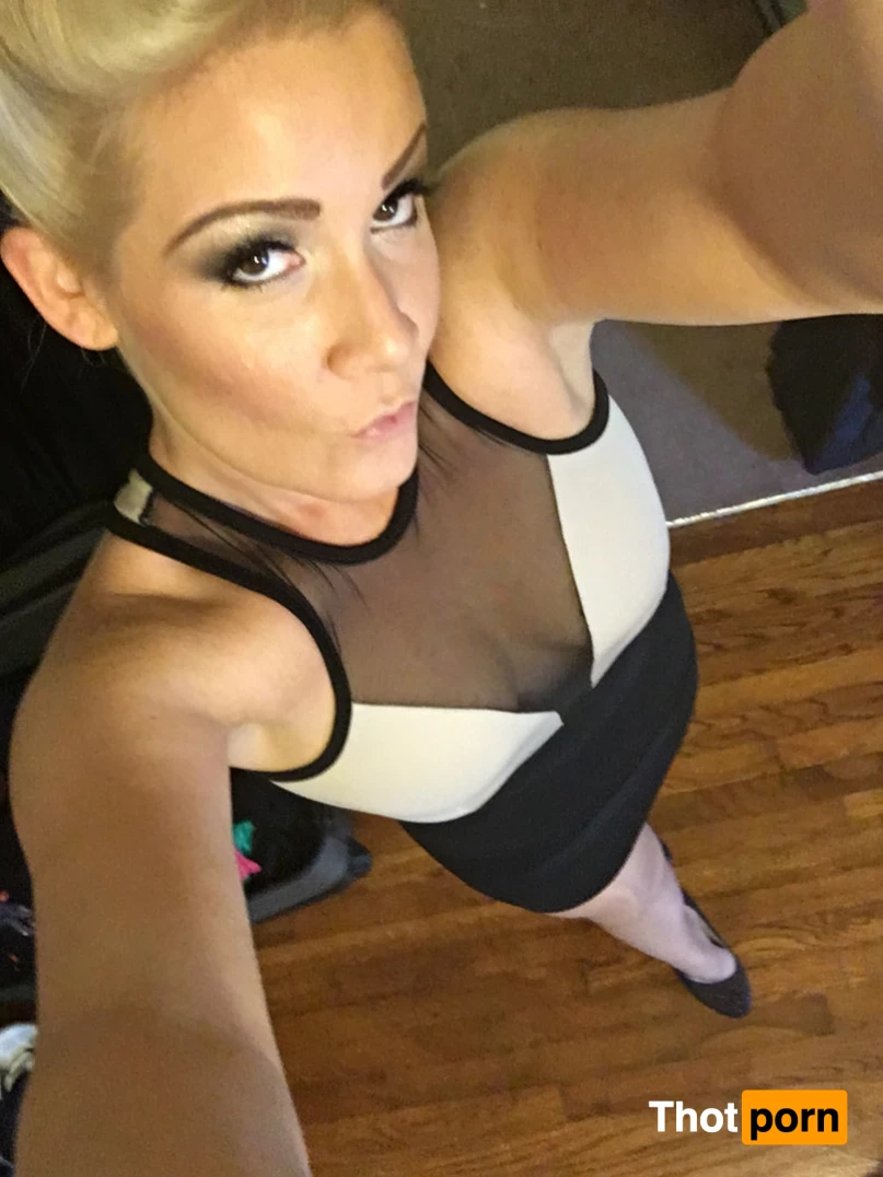 Ms Whitney Morgan 7460749