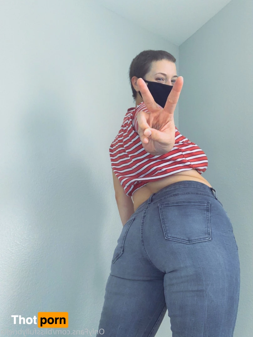 🟢 CORALEE ⋯ FREE 6854786