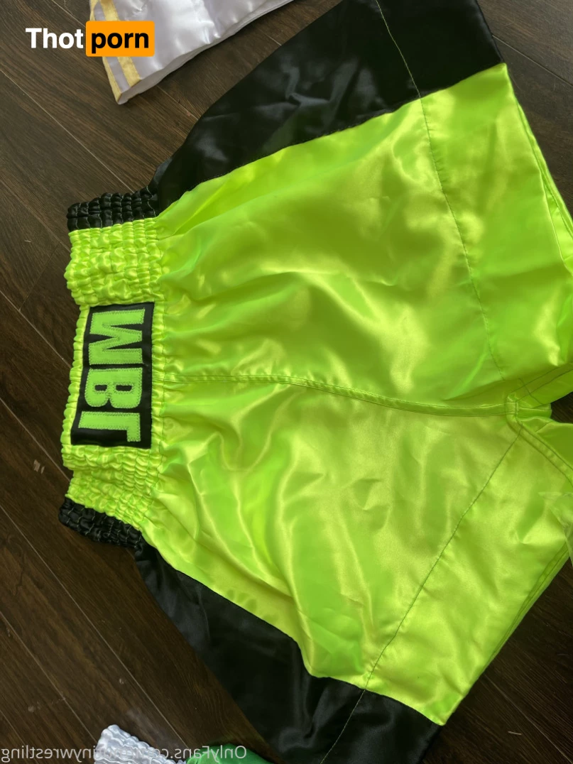 Mutiny   🇨🇦 🍑 7424289