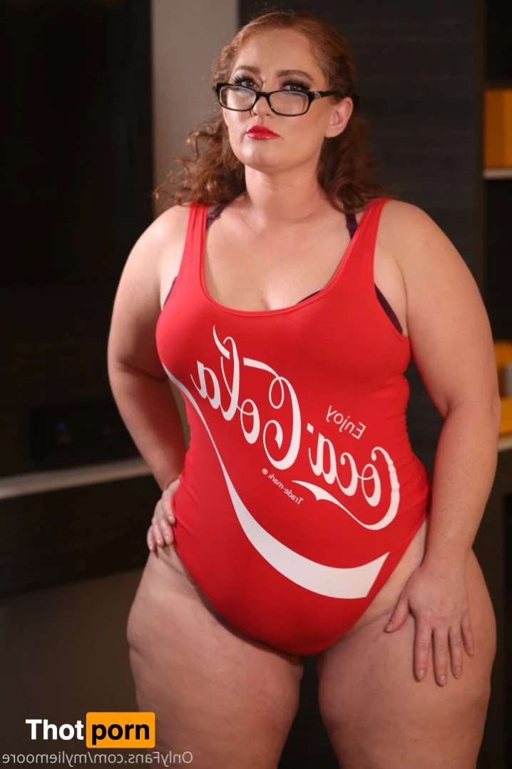 Mylie Moore 📷 7244910