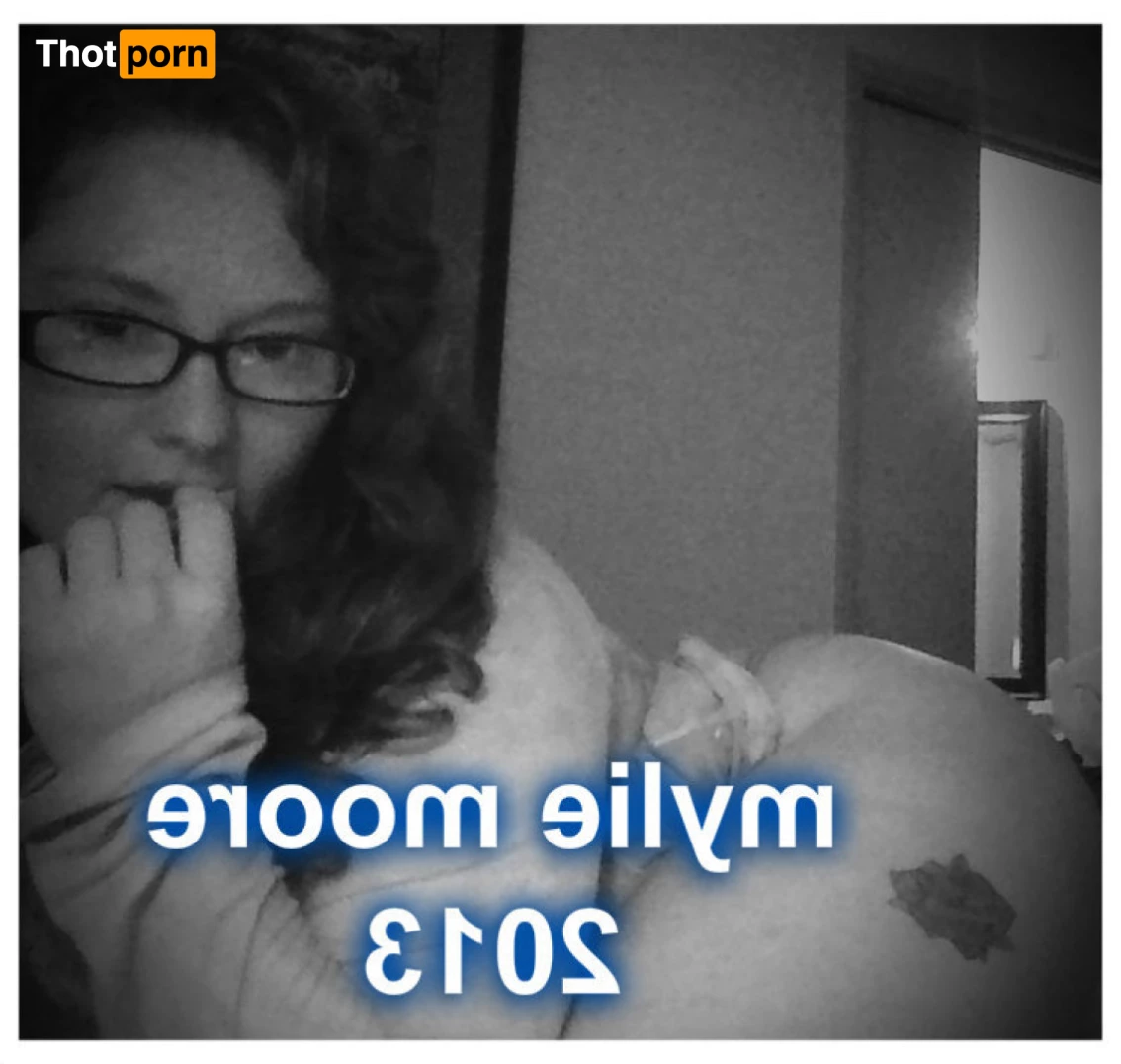 Mylie Moore 📷 7244979