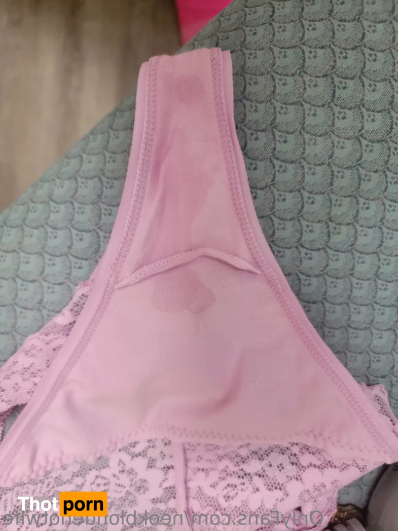 NEOKblondehotwife 10455301