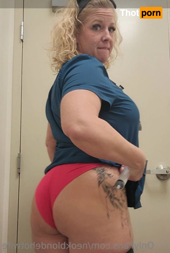 NEOKblondehotwife 10455307