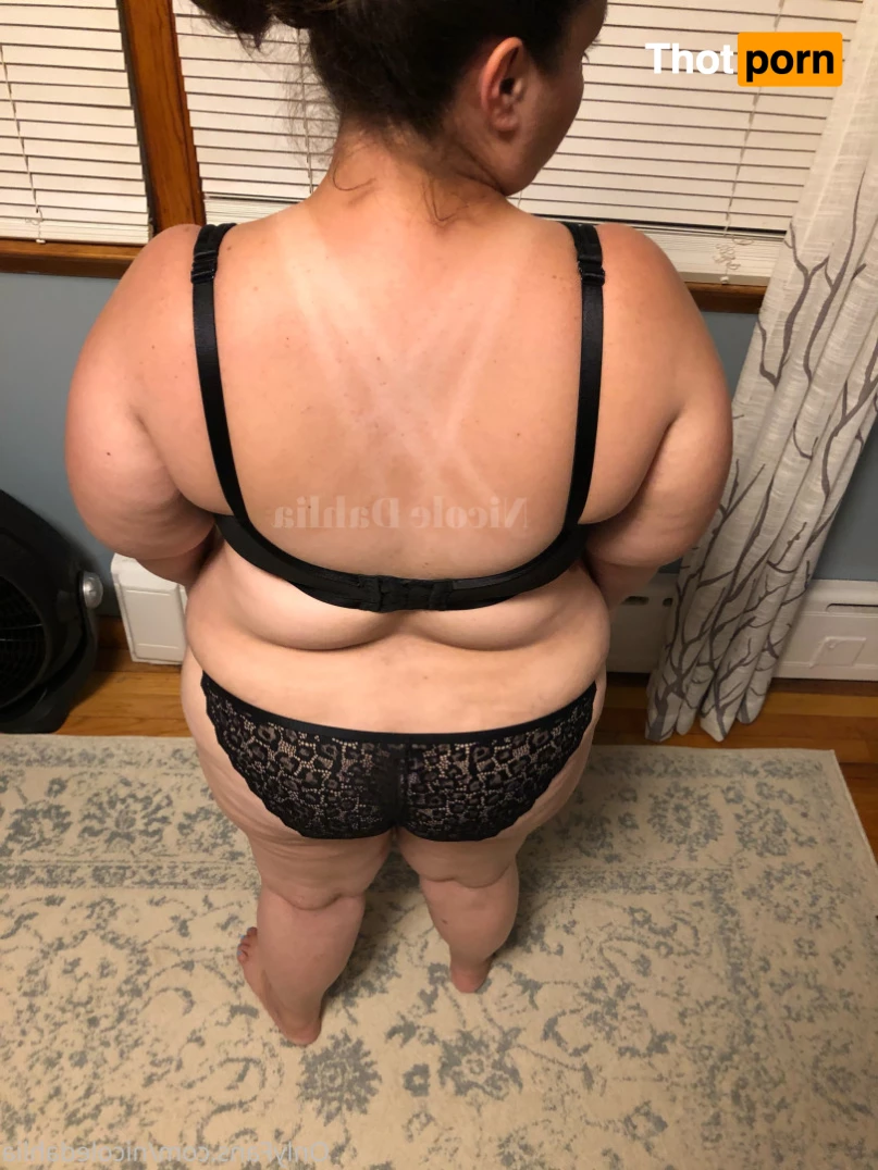 Nicole Dahlia 7366140