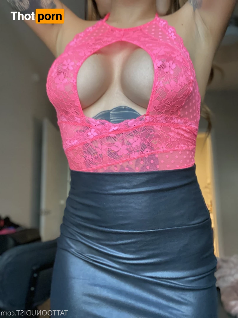 ✨ The Tattooed Nudist 10437998