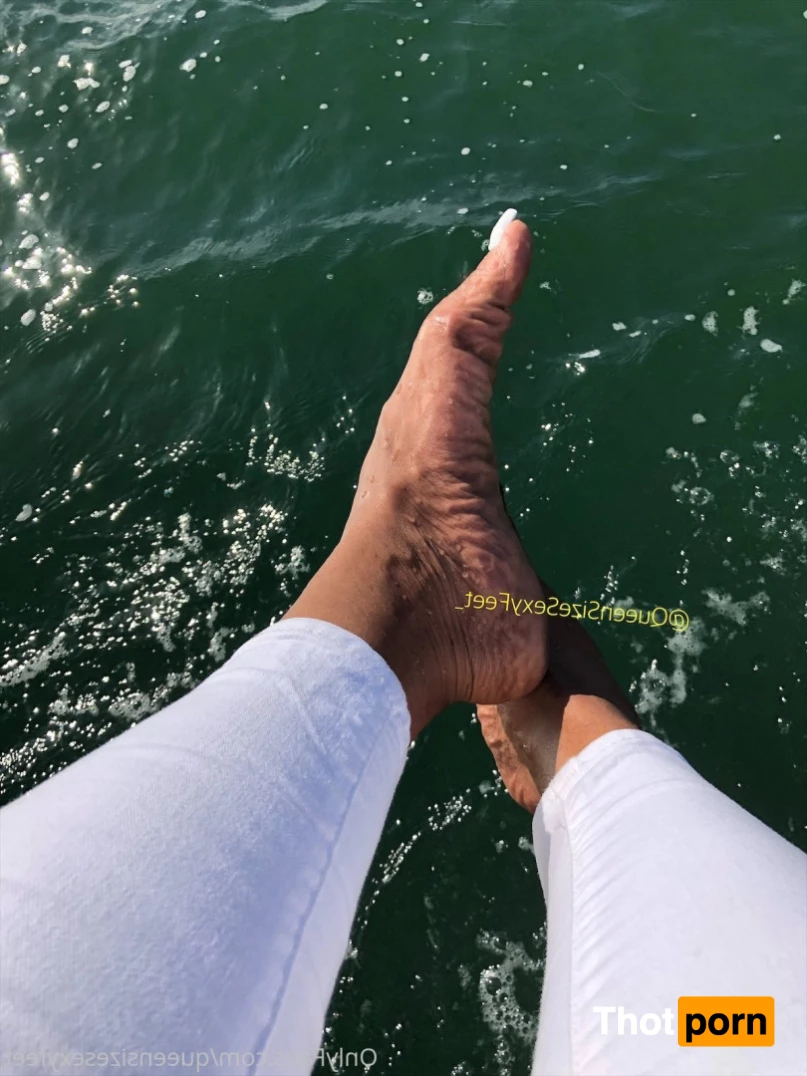 QueenSizeSexyFeet 7143907