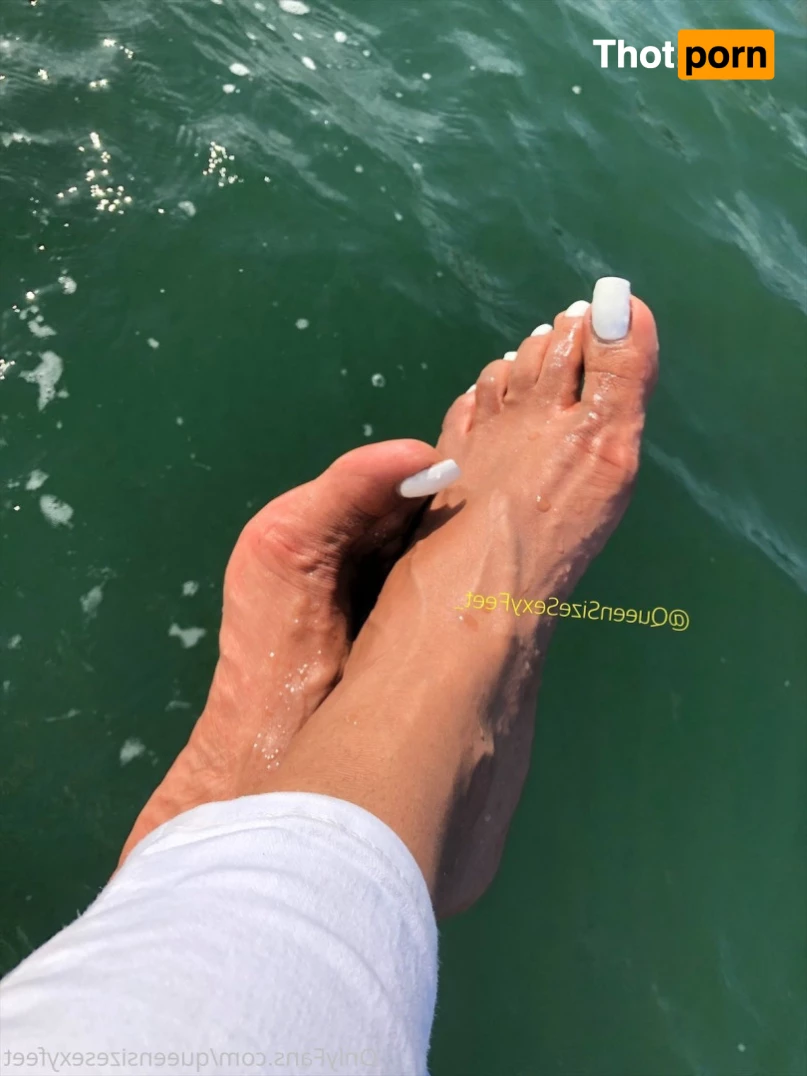 QueenSizeSexyFeet 7144031