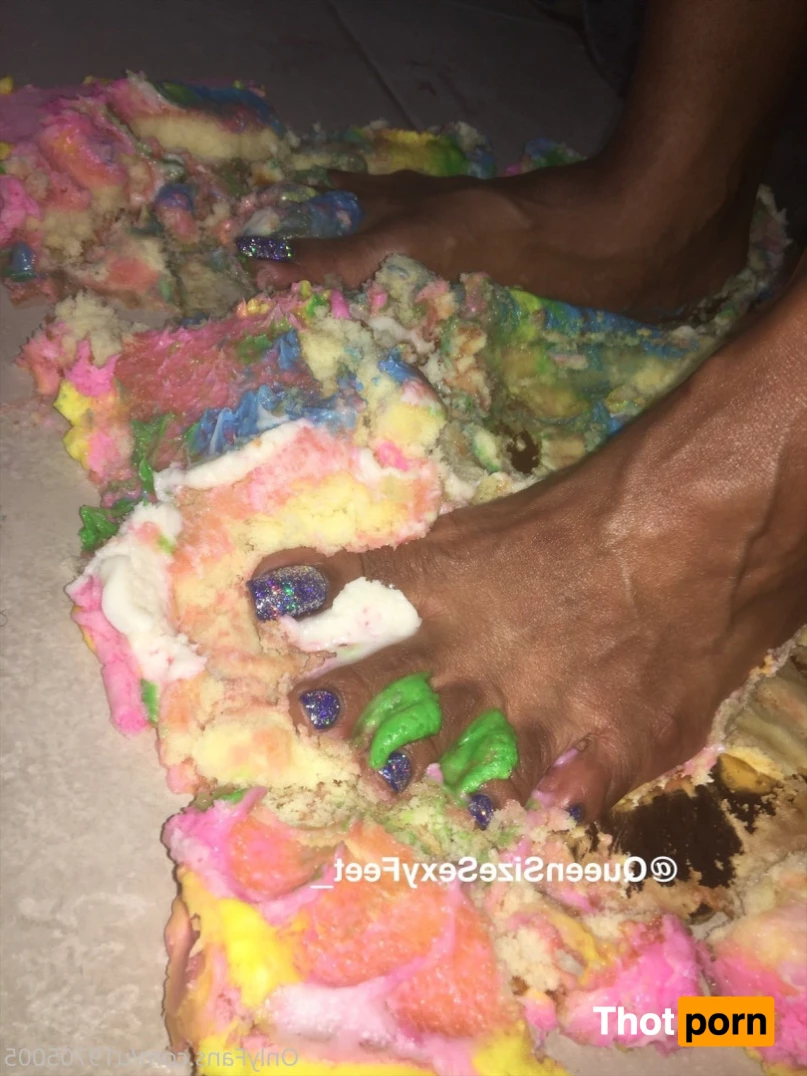 QueenSizeSexyFeet 7144082